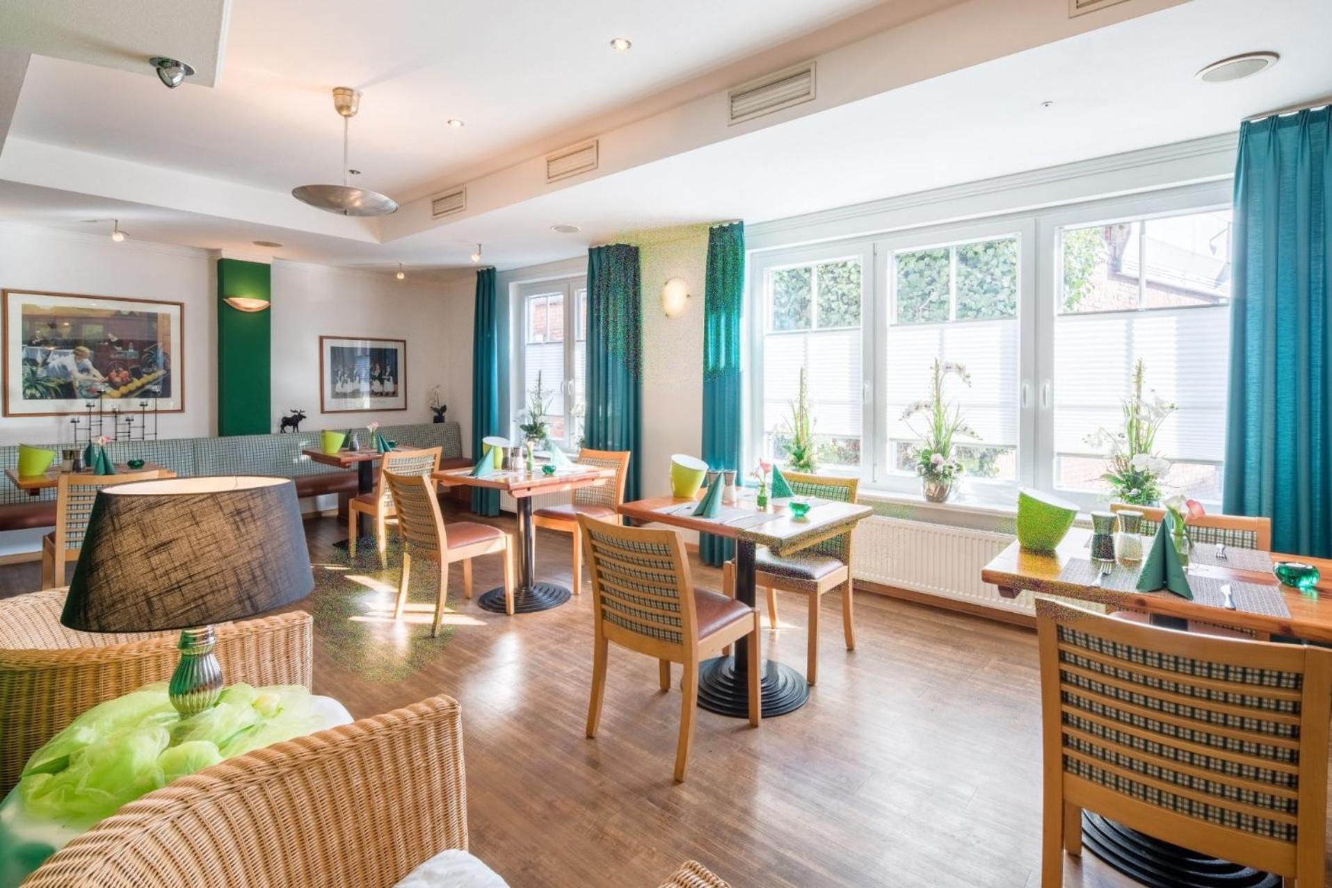Hotel Zur Post - Economy Rooms Garrel Екстер'єр фото