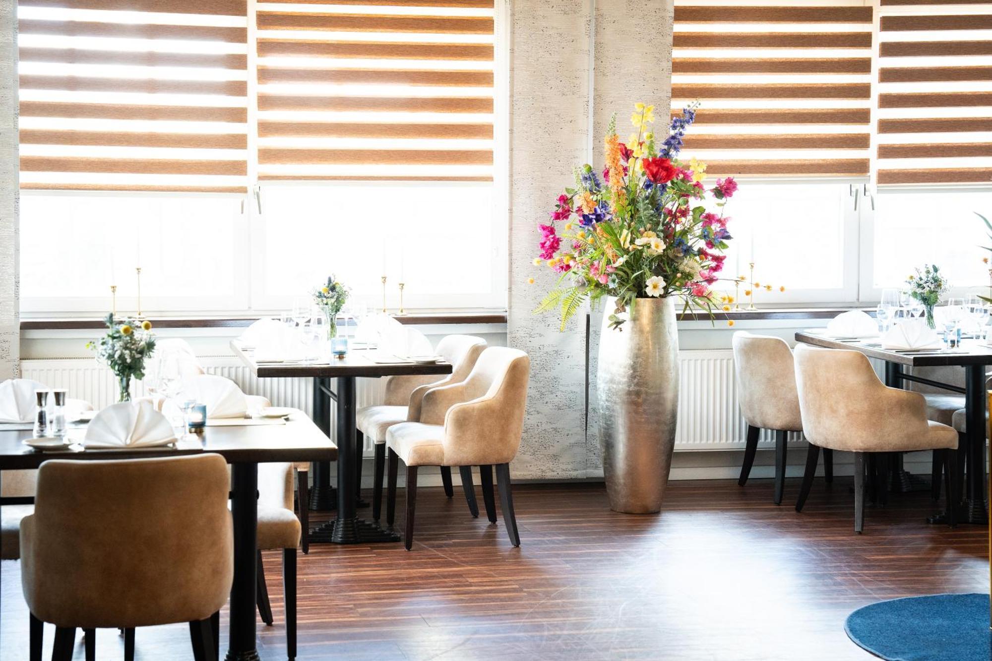 Hotel Zur Post - Economy Rooms Garrel Екстер'єр фото
