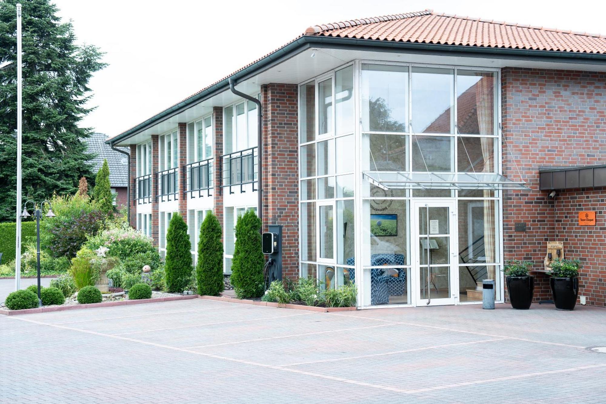 Hotel Zur Post - Economy Rooms Garrel Екстер'єр фото